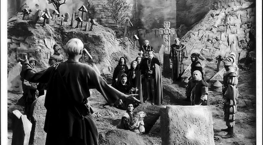 Laurence Olivier | "Hamlet" (1948) *
